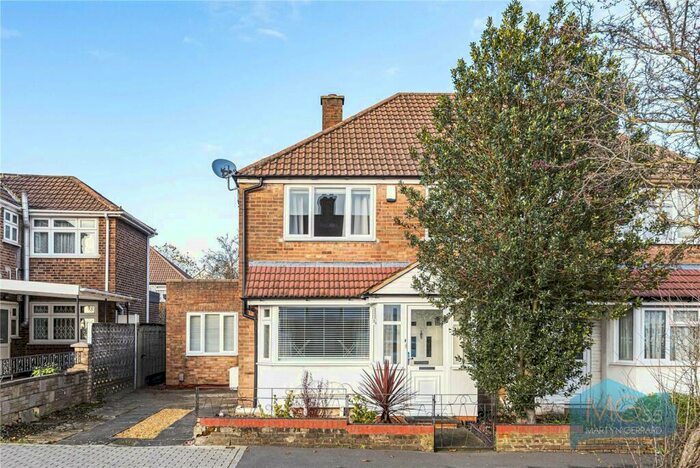 3 Bedroom Semi-Detached House To Rent In Granville Road, North Finchley, London, N12
