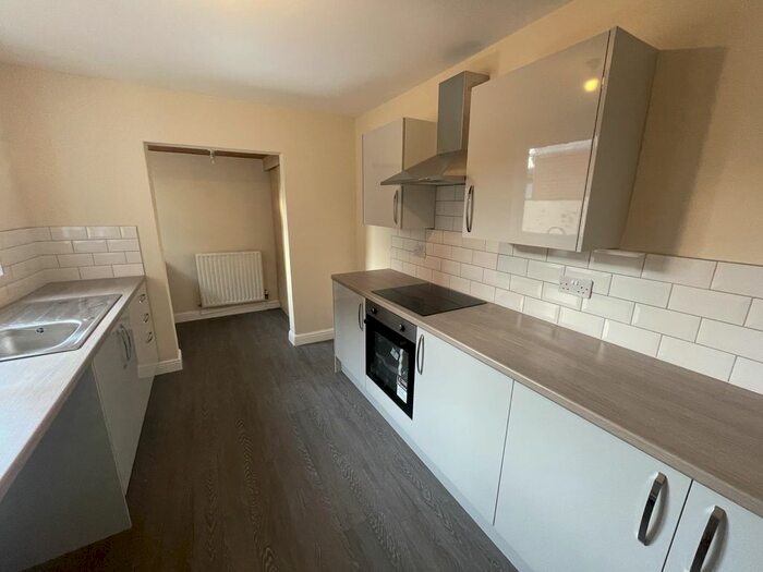 3 Bedroom End Of Terrace House To Rent In Collingwood St, Coundon, Durham, DL14