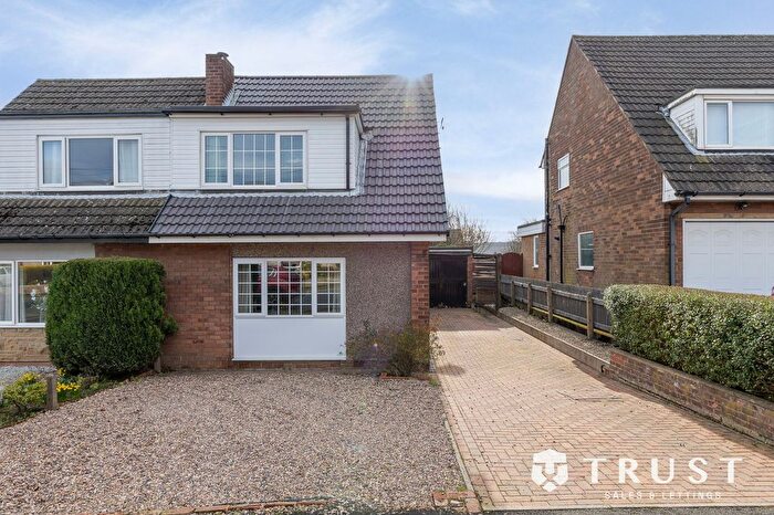 3 Bedroom Semi Detached House For Sale In West Royd Avenue, Mirfield, WF14