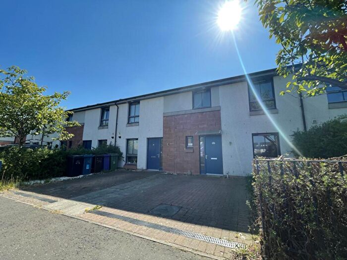 3 Bedroom Terraced House To Rent In Logan Gardens, Oatlands, G5