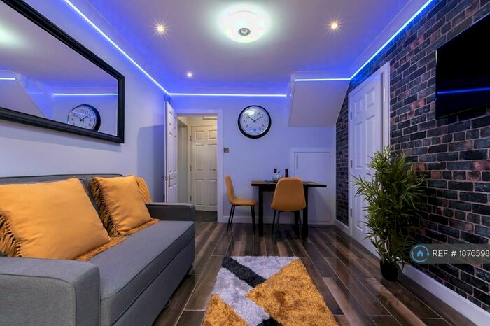 2 Bedroom Flat To Rent In Gables Lodge - Duplex, Reading, RG1