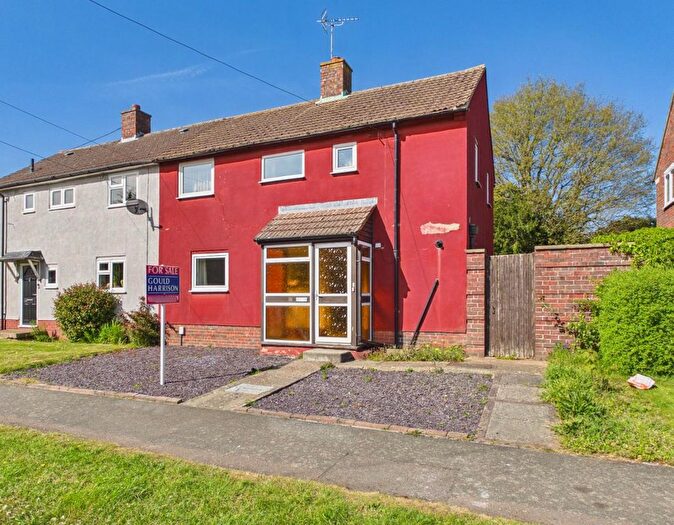 3 Bedroom Semi-Detached House For Sale In Warwick Road, Kennington, Ashford, TN24