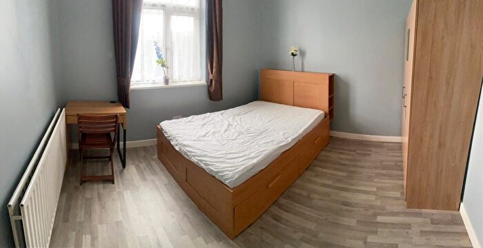 4 Bedroom Semi-Detached House To Rent In Willmore Road, Birmingham, B20