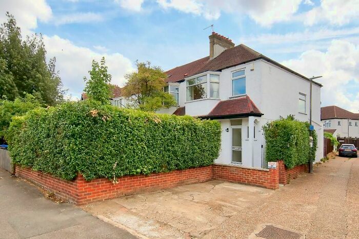 3 Bedroom End Of Terrace House To Rent In Bushey Road, Raynes Park, London, SW20