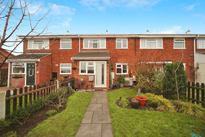 3 Bedroom Terraced House For Sale In Kirton Way, Houghton Regis, Dunstable, LU5