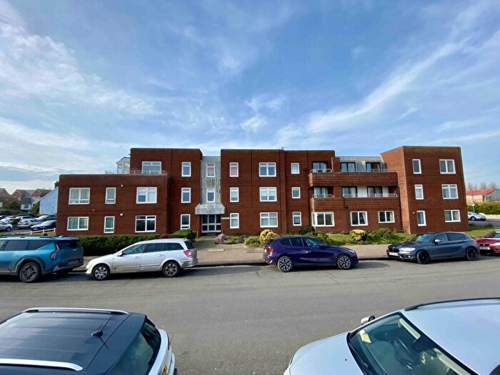 1 Bedroom Apartment For Sale In Landguard Court, Felixstowe, IP11