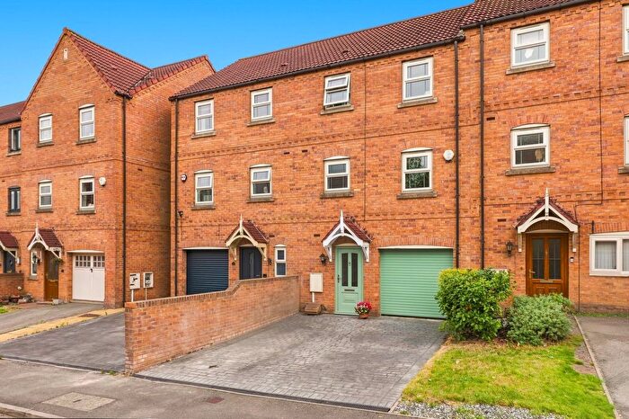 4 Bedroom Terraced House For Sale In Progress Drive, Bramley, Rotherham, S66