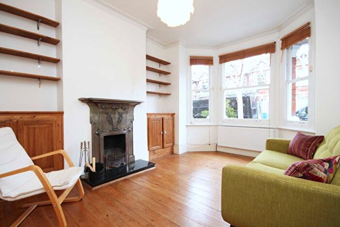1 Bedroom Flat To Rent In Valetta Road, Acton, W3