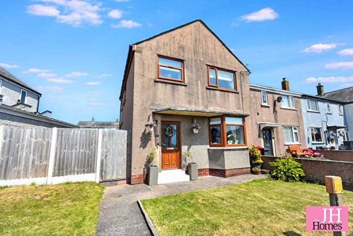 3 Bedroom End Of Terrace House For Sale In Himalaya Avenue, Walney, Barrow-In-Furness, LA14