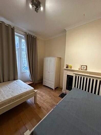 3 Bedroom Flat To Rent In Finsbury Park Road, Finsbury Park, London, N4