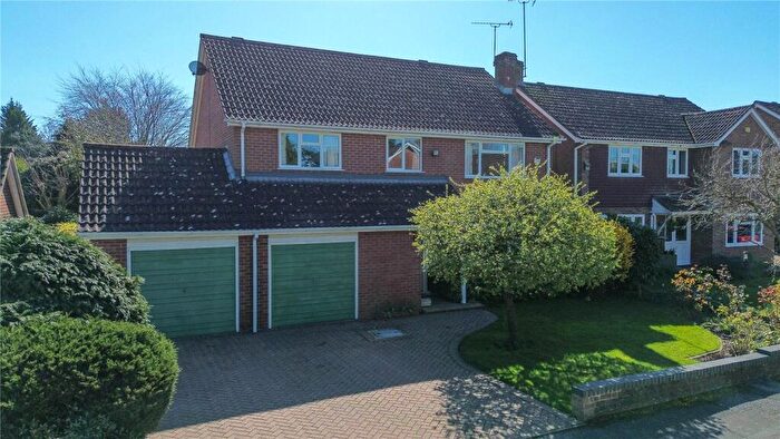 4 Bedroom Detached House For Sale In Brackendale Way, Reading, Berkshire, RG6