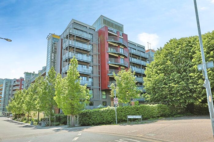 3 Bedroom Penthouse For Sale In Geoffrey Watling Way, Norwich, NR1