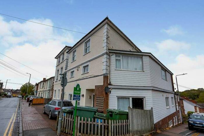 1 Bedroom Apartment To Rent In St. James Road, Tunbridge Wells, Kent, TN1