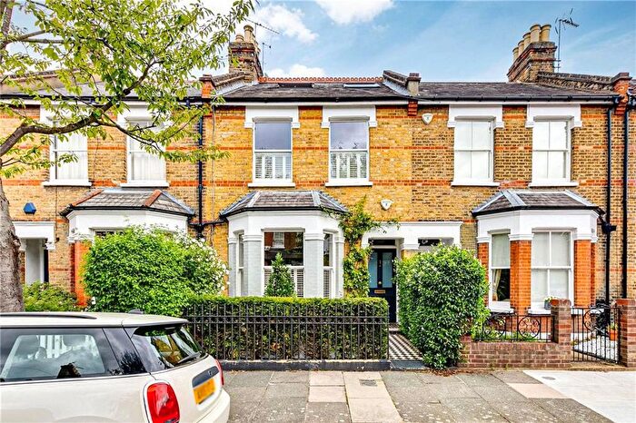 5 Bedroom Property For Sale In Cleveland Gardens, Barnes, SW13