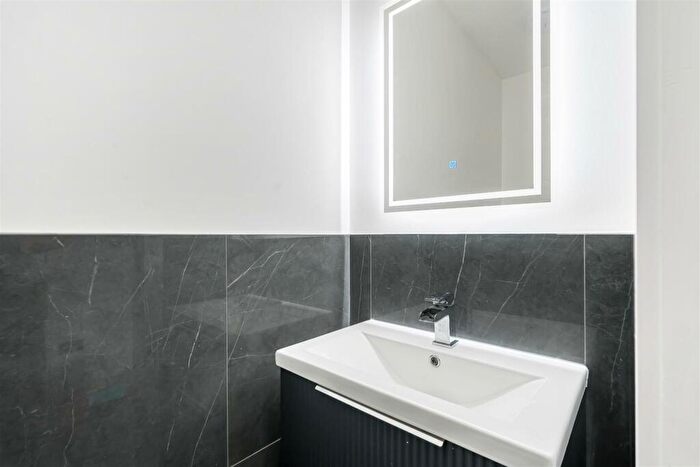 1 Bedroom Flat For Sale In Honiton Road, London, NW6