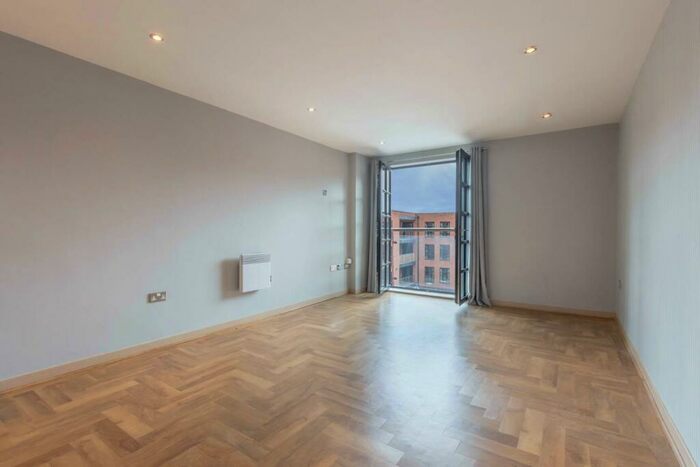 1 Bedroom Apartment To Rent In St Paul's Place, St Pauls Square, B3