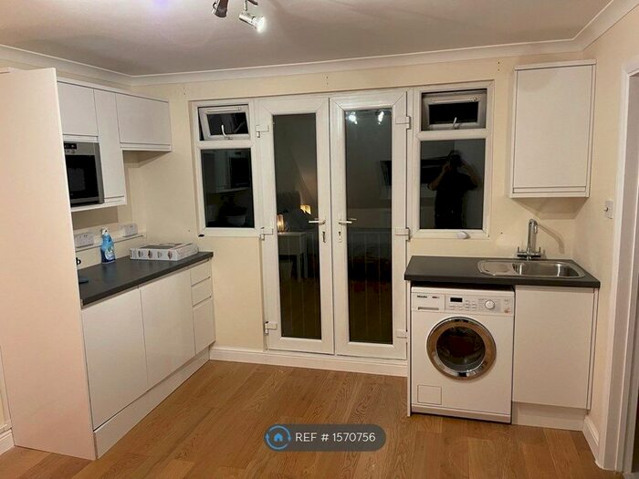 Studio To Rent In Sutton, Sutton, SM1