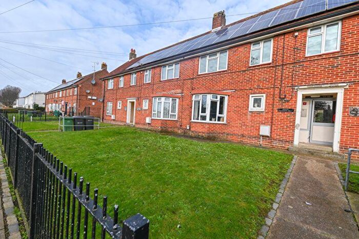 Flat To Rent In Allaway Avenue, Portsmouth, PO6