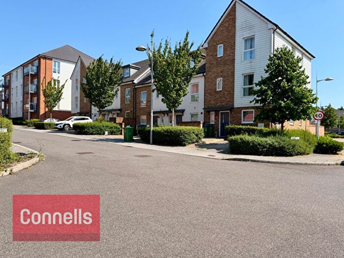 3 Bedroom Property To Rent In Clay Vale, Horsham, RH12