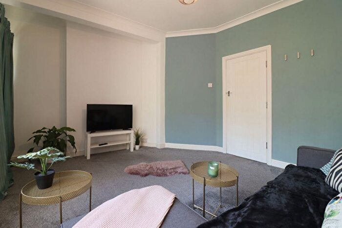 3 Bedroom Semi-detached House For Sale In Newman Road, Sheffield, S9