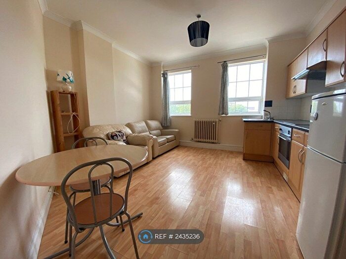 1 Bedroom Flat To Rent In Atlantic Mansions, Southampton, SO14