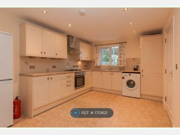 3 Bedroom Semi-Detached House To Rent In Downs View, Royal Wootton Bassett, Swindon, SN4