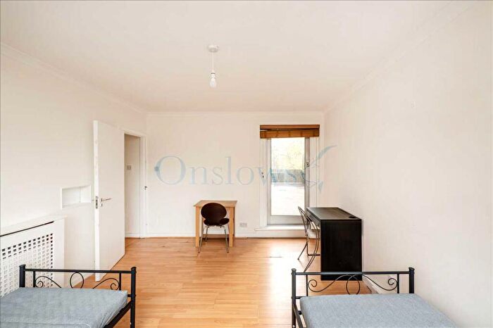 2 Bedroom Apartment To Rent In St Mary Le Park Court, Parkgate Road, London, SW11