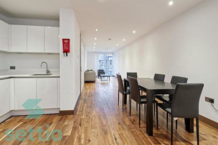 3 Bedroom Apartment For Sale In Beaufort Court, West Hampstead, NW6