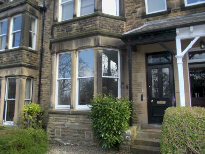 2 Bedroom Flat To Rent In Harlow Moor Drive, Harrogate, HG2