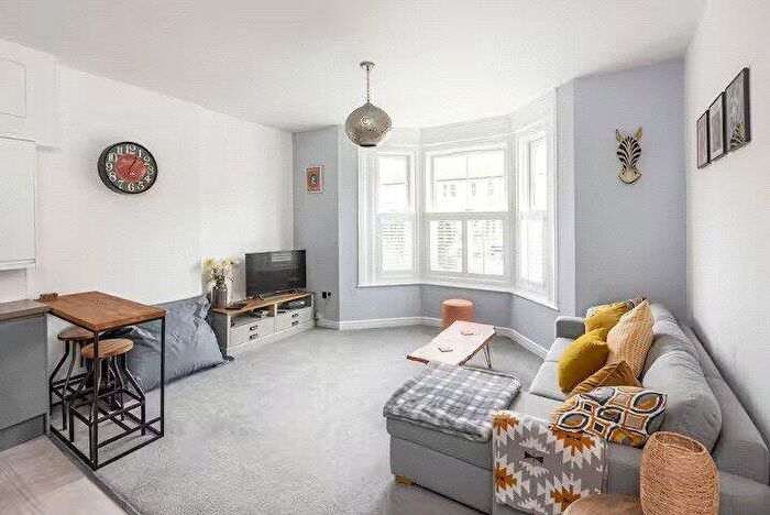 1 Bedroom Apartment For Sale In Trowbridge Road, Bradford On Avon, BA15