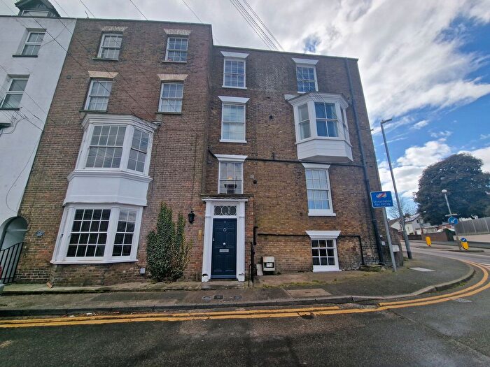 1 Bedroom Flat To Rent In Walmer Castle Road, Walmer, CT14