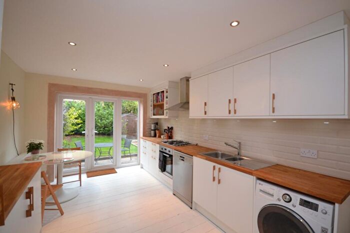 3 Bedroom Terraced House To Rent In Beresford Road, East Finchley, London, N2