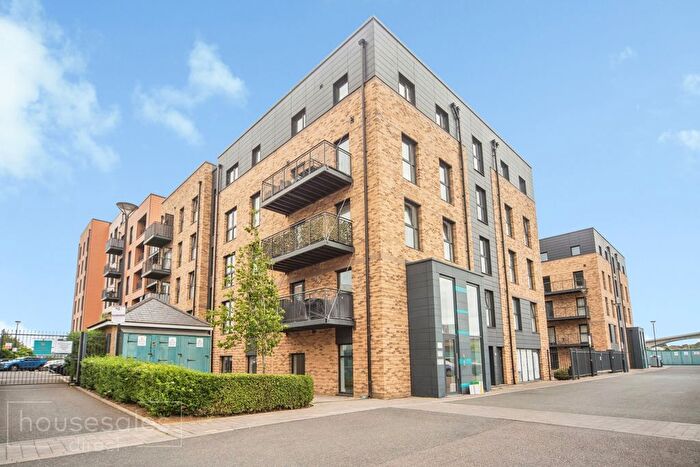 1 Bedroom Flat For Sale In Riverside House Thomas Blake Avenue, Southampton, SO14