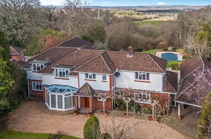 4 Bedroom Detached House For Sale In Woodside Crescent, Chilworth, Southampton, Hampshire, SO16