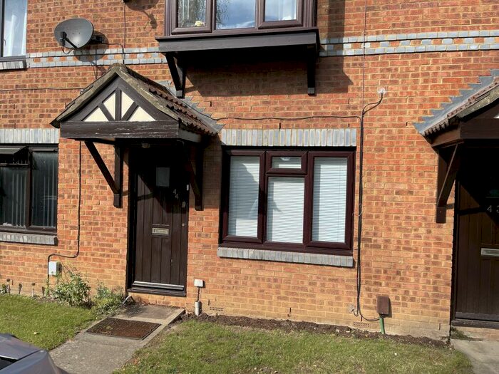 1 Bedroom Flat To Rent In Tintagel Way, Woking, GU22