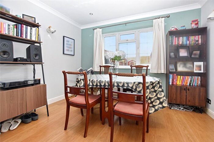 2 Bedroom Semi-detached House For Sale In Alers Road, Bexleyheath, DA6