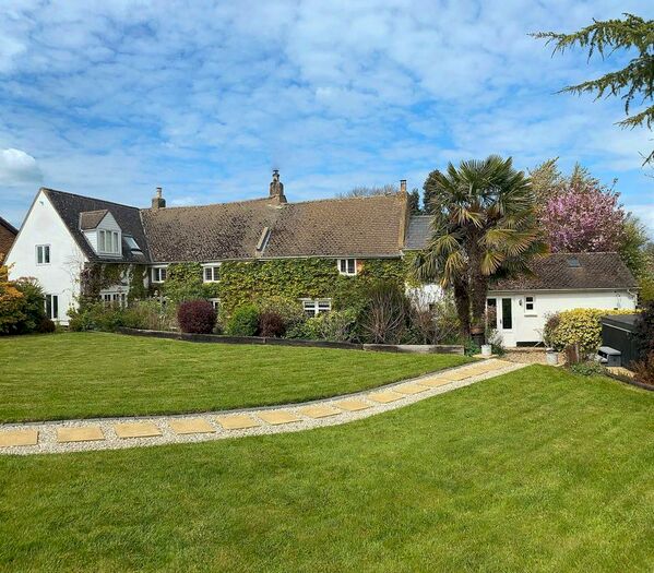 5 Bedroom Detached House To Rent In West Street, Moulton, Northampton, NN3