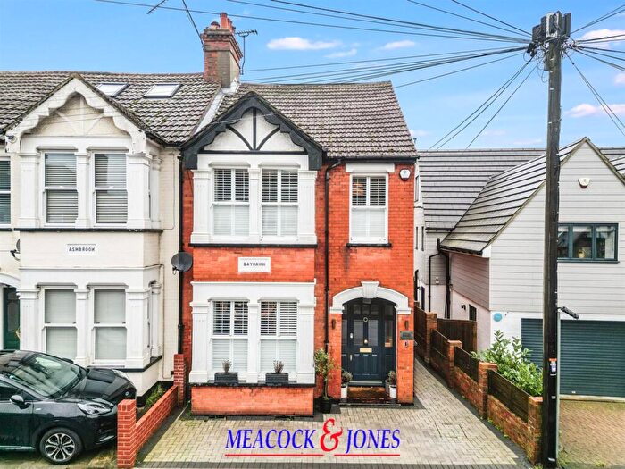 4 Bedroom End Of Terrace House For Sale In Priests Lane, Shenfield, Brentwood, CM15