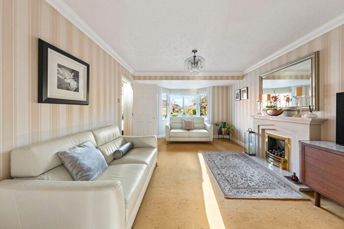 4 Bedroom Detached House For Sale In Pendle Gardens, Culcheth, WA3 - Photo 4