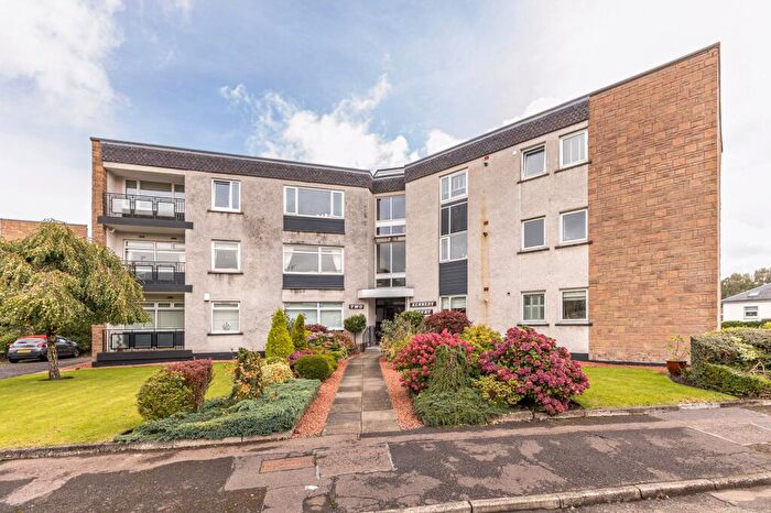 2 Bedroom Apartment For Sale In Braidholm Crescent, Giffnock, Glasgow, East Renfrewshire, G46