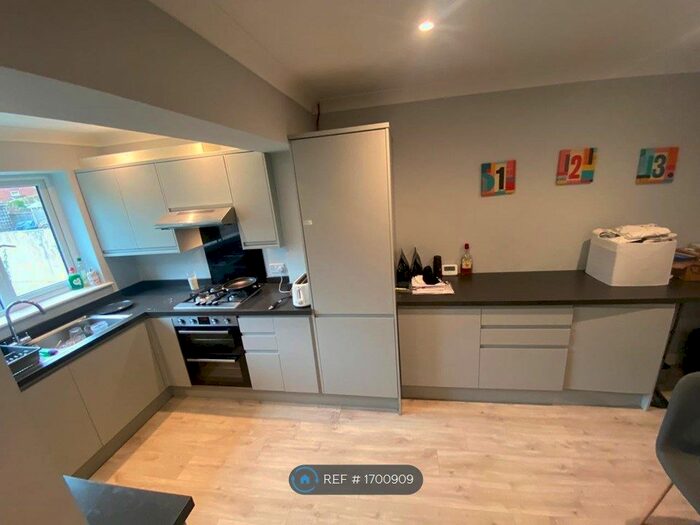 4 Bedroom Semi-Detached House To Rent In Willow Way, Guildford, GU1