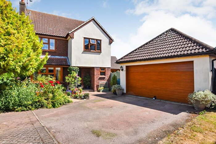 4 Bedroom Detached House For Sale In Blackwater Close, Heybridge Basin, CM9