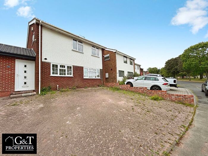 3 Bedroom Semi-Detached House To Rent In Hadcroft Grange, Stourbridge, DY9