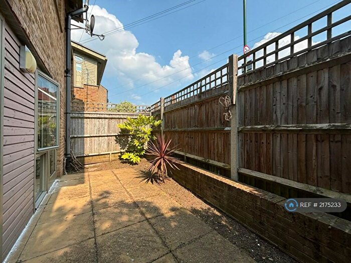 1 Bedroom Flat To Rent In Sydney Road, Sutton, SM1