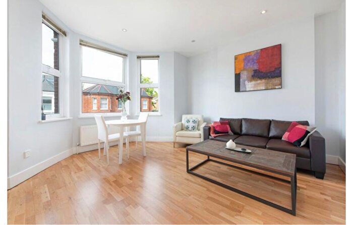 1 Bedroom Flat To Rent In Skardu Road, London, NW2