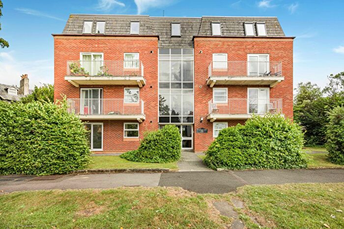 2 Bedroom Flat To Rent In Christchurch Road, Cheltenham, GL50