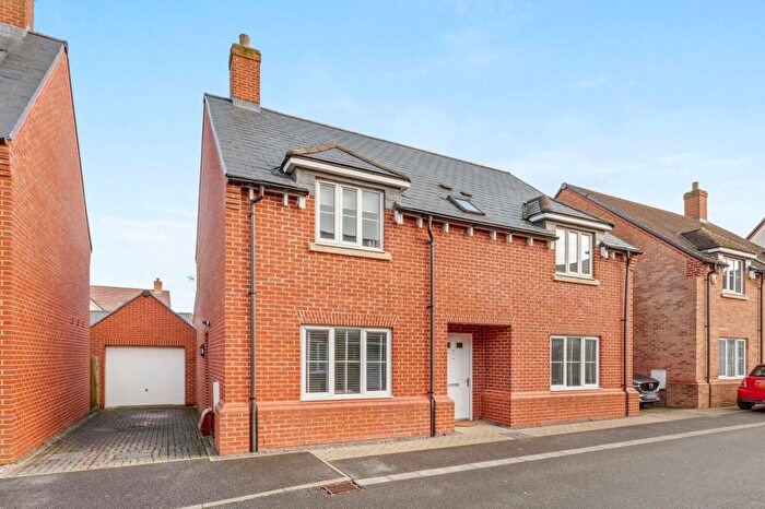4 Bedroom Detached House For Sale In Cotts Field, Haddenham, HP17