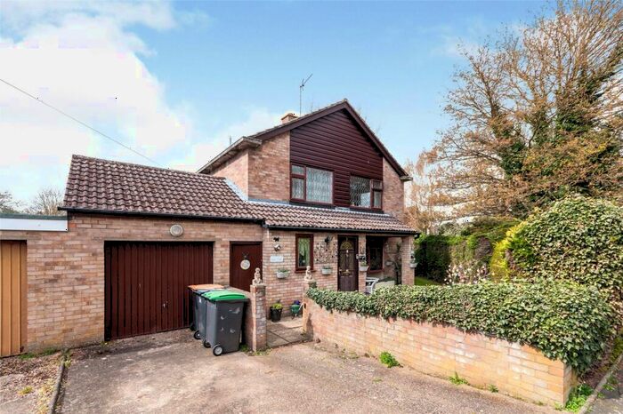 3 Bedroom Link Detached House For Sale In Brooklands Road, Riseley, Bedford, Bedfordshire, MK44