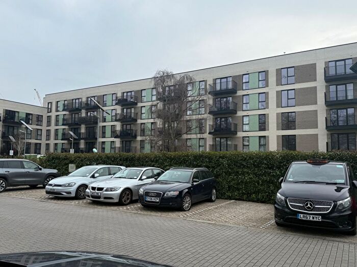 2 Bedroom Flat To Rent In Carnation Gardens, Hayes, UB3