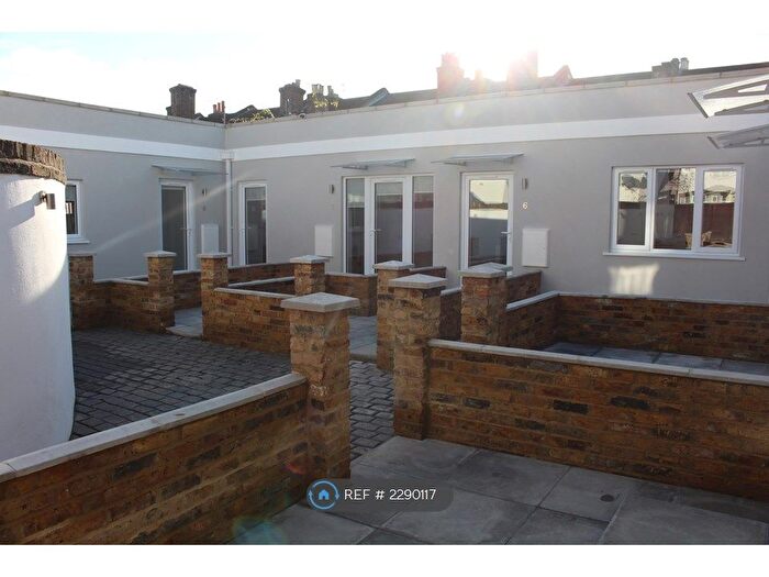 Studio To Rent In Old Dairy Lodge, London, SE12